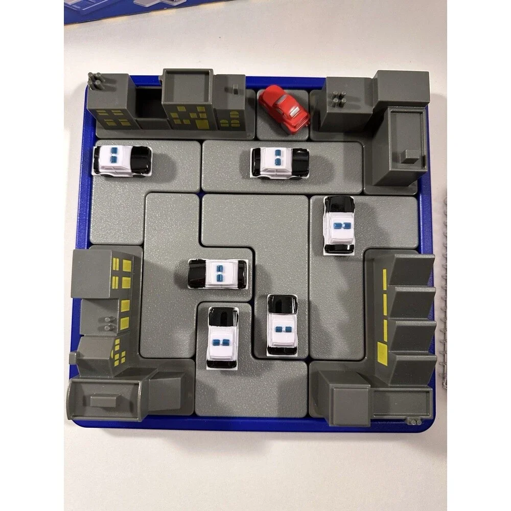 Smart Games Road Block Board Game Get The Gangster SG250US 2011 Rare